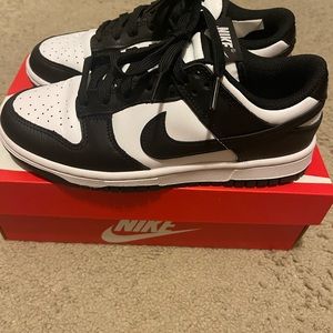 Nike dunk low retro panda
